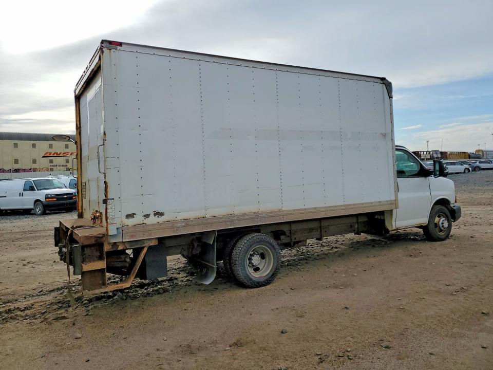 2013 Chevrolet Express box Truck