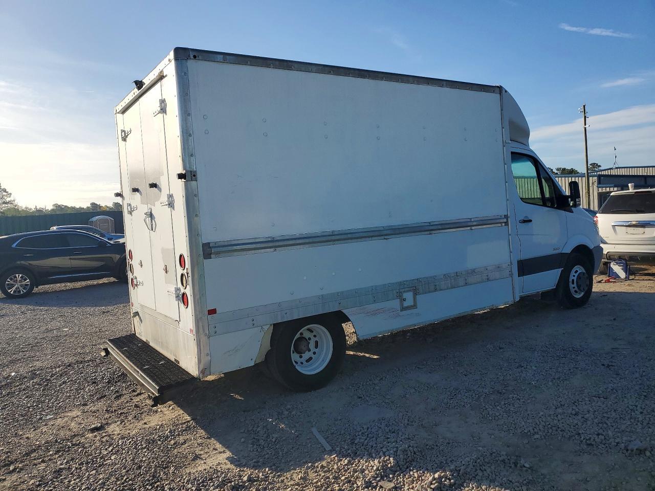 2011 Freightliner Sprinter Delivery Truck