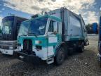 1998 Peterbilt 320 Refuse Truck