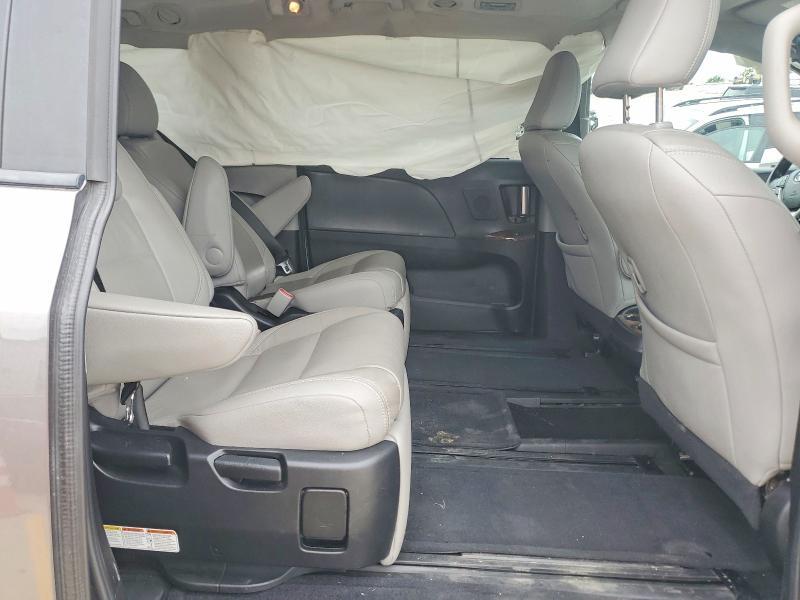 2015 Toyota Sienna Limited Premium 7-passenger
