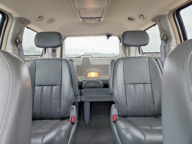 2010 Chrysler Town & Country Touring