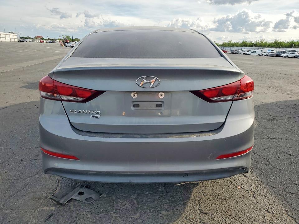 2018 Hyundai Elantra se