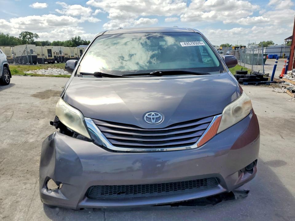 2015 Toyota Sienna le