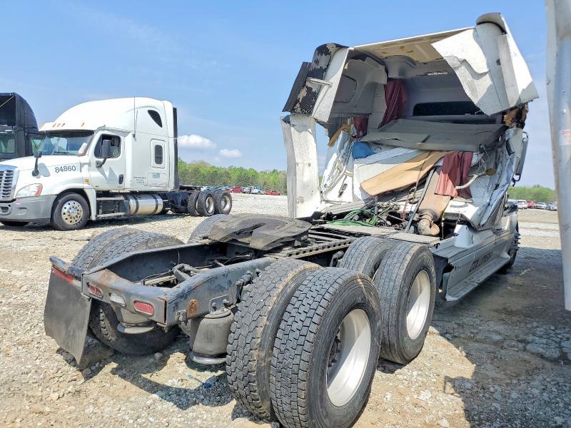 2005 Freightliner Columbia 120 Semi Truck