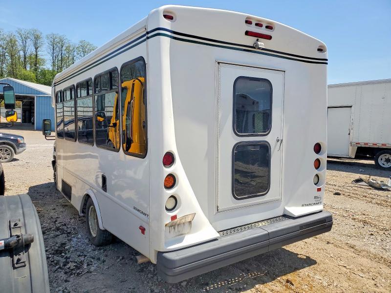 2017 Ford Econoline E450 Super Duty Cutaway Van