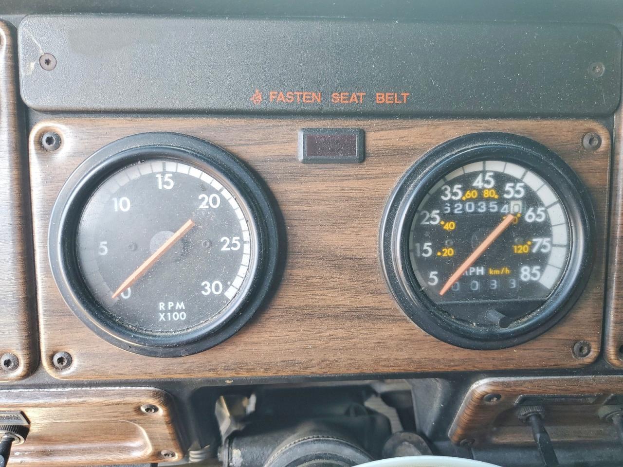 1995 Freightliner FLD120 Semi Truck