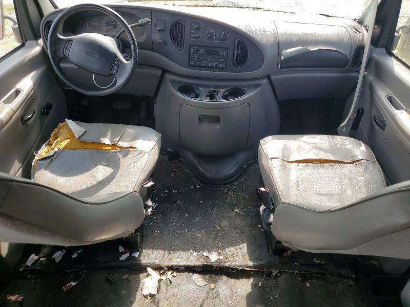 1999 Ford Econoline E350 Super Duty Wagon