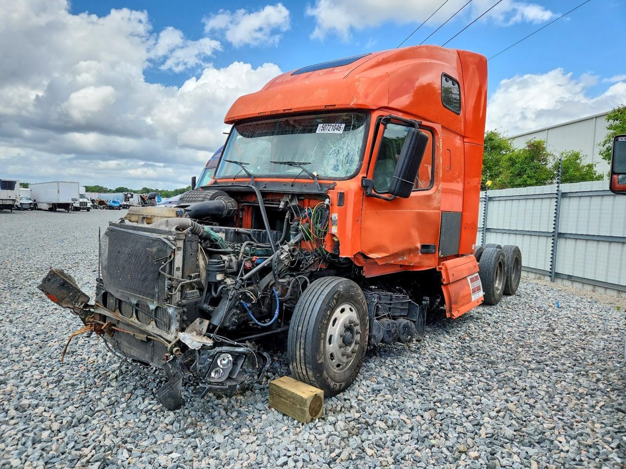 2007 Volvo VNL Semi Truck