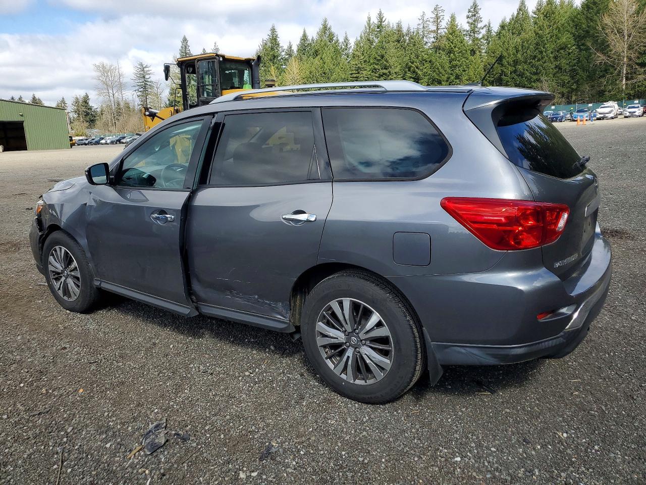 2017 Nissan Pathfinder s