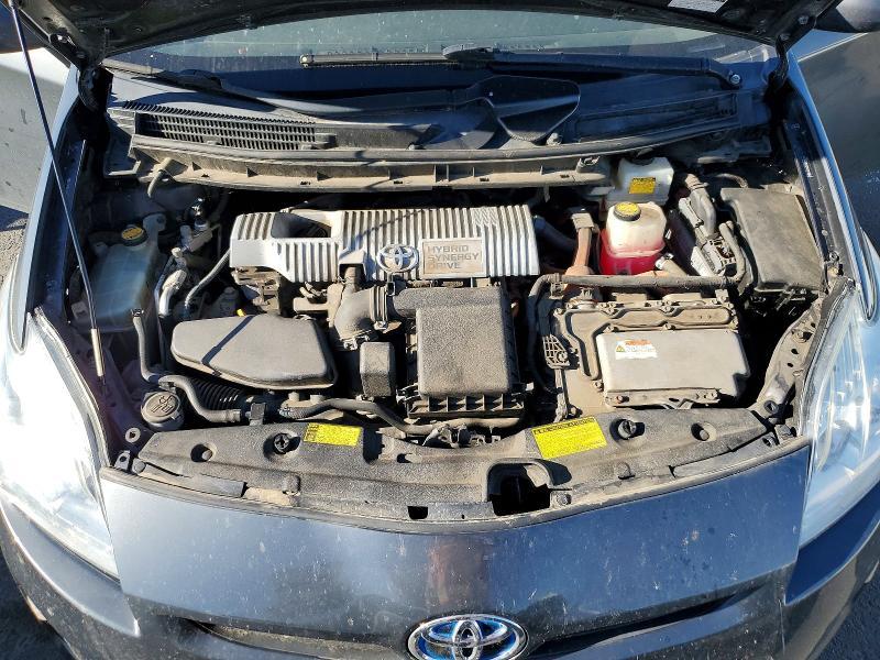 2010 Toyota Prius iii