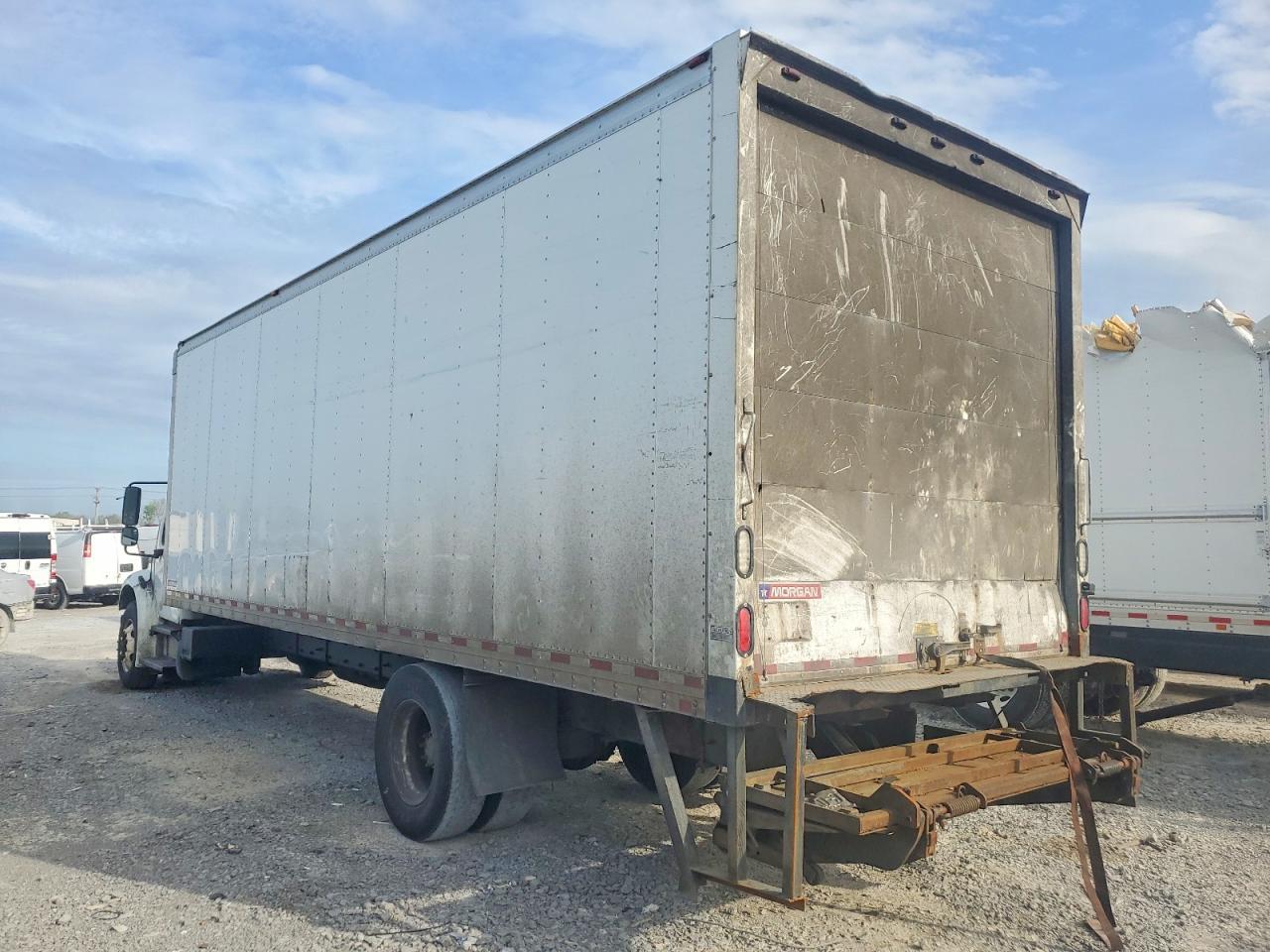 2016 Freigliner 2016 Freightliner Business Class M2 BOX Truck