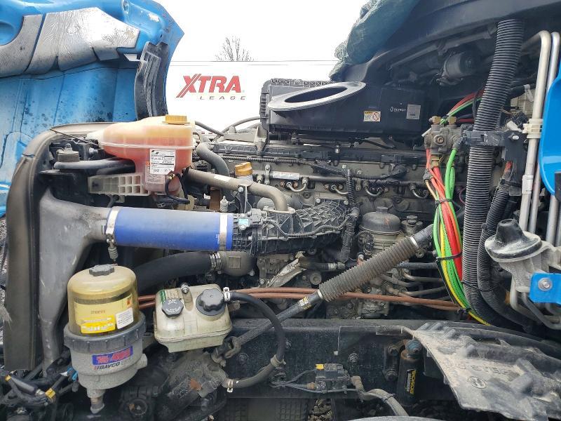 2023 Freightliner Cascadia 126 Semi Truck