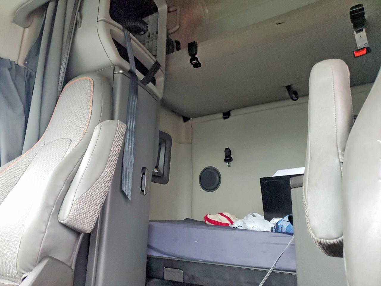 2023 Volvo VNL Semi Truck