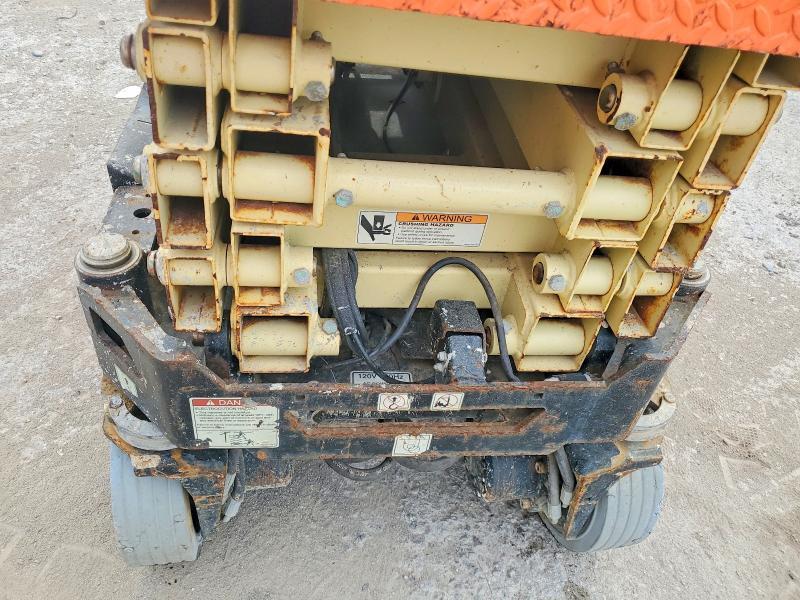 2020 JLG 1932R Scissor Lift