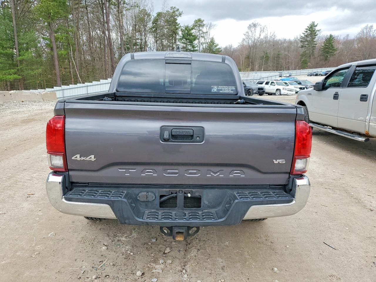 2022 Toyota Tacoma SR5 V6