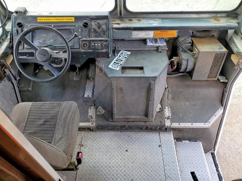 2002 Workhorse Custom Chassis P42 Delivery Truck