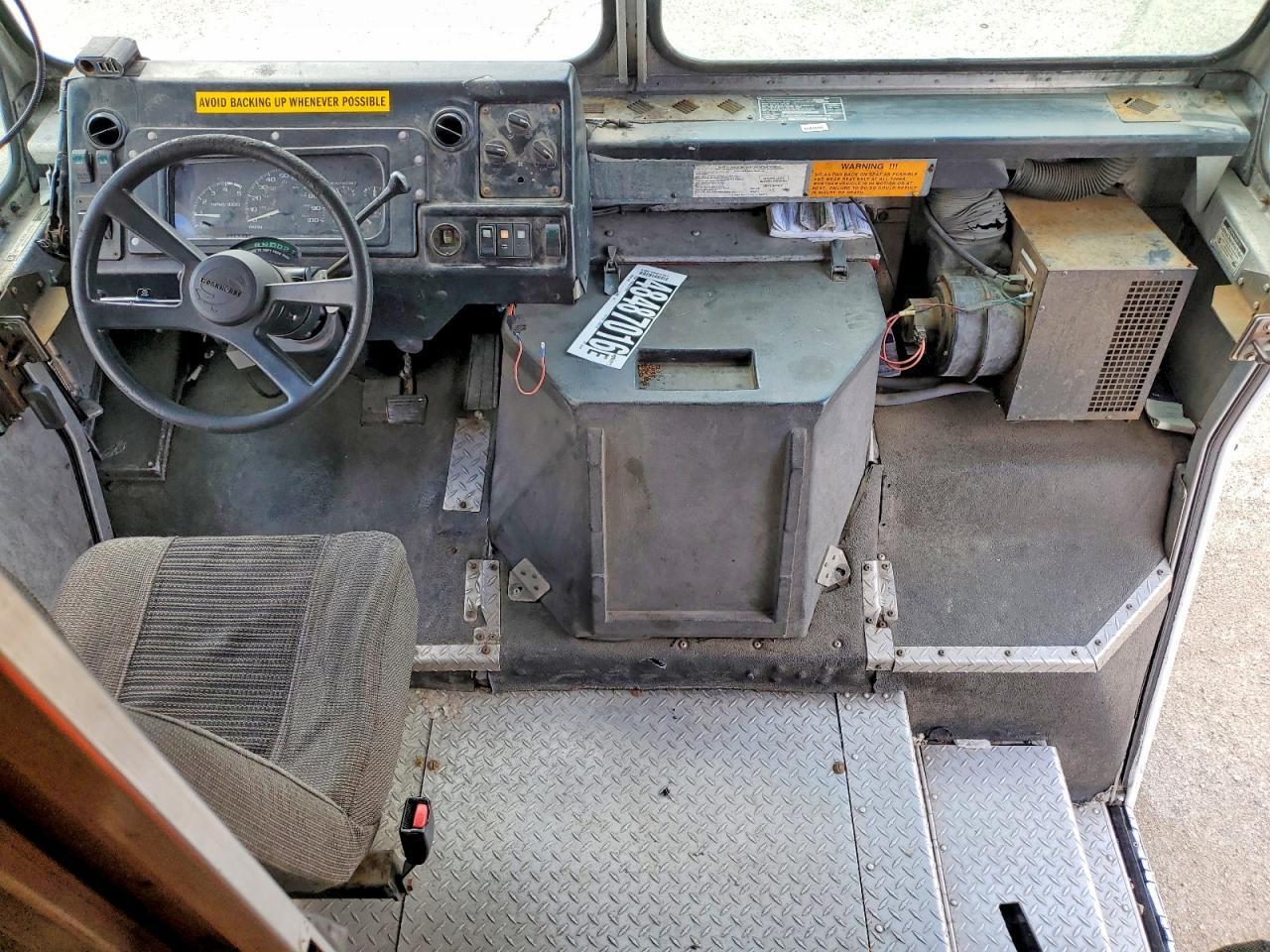 2002 Workhorse Custom Chassis P42 Delivery Truck