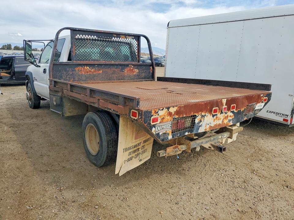 2005 GMC Sierra Flatbed Truck