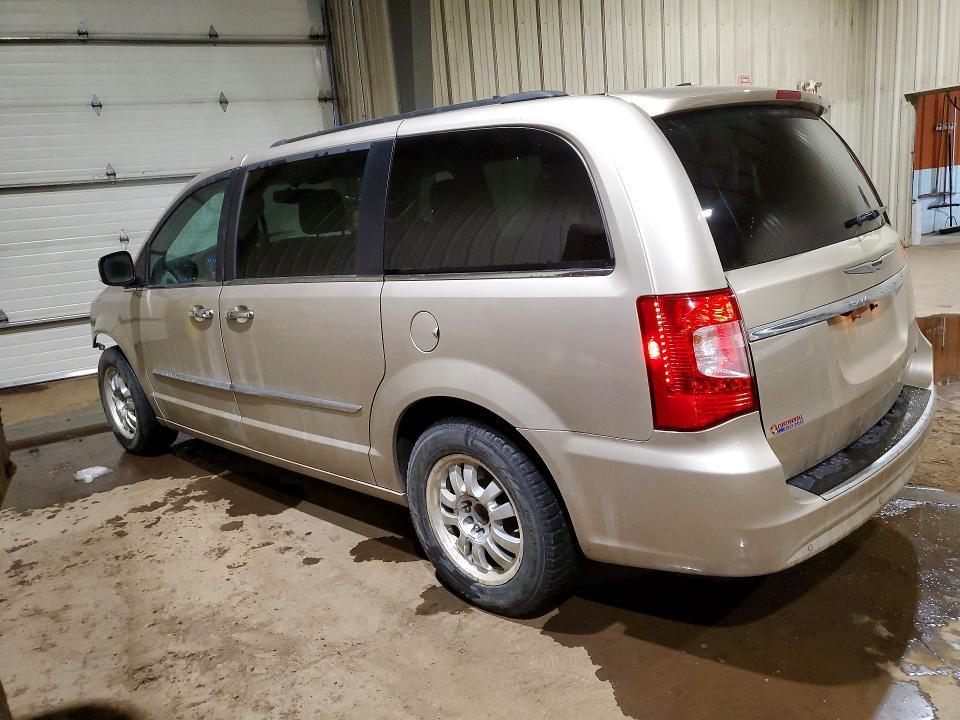 2016 Chrysler Town & Country Limited Platinum