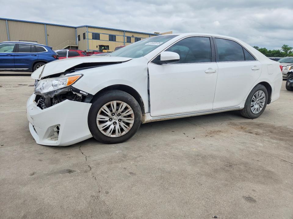 2014 Toyota Camry le