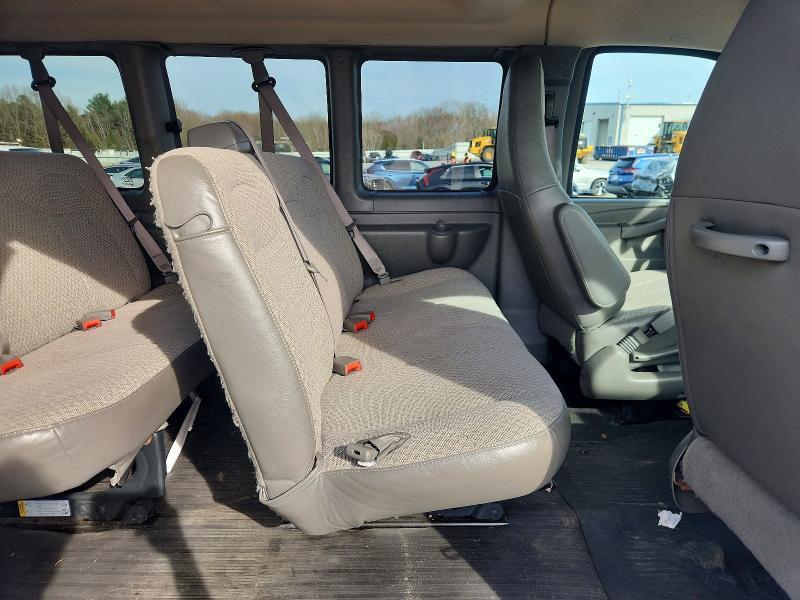 2023 Chevrolet Express G3500 ls