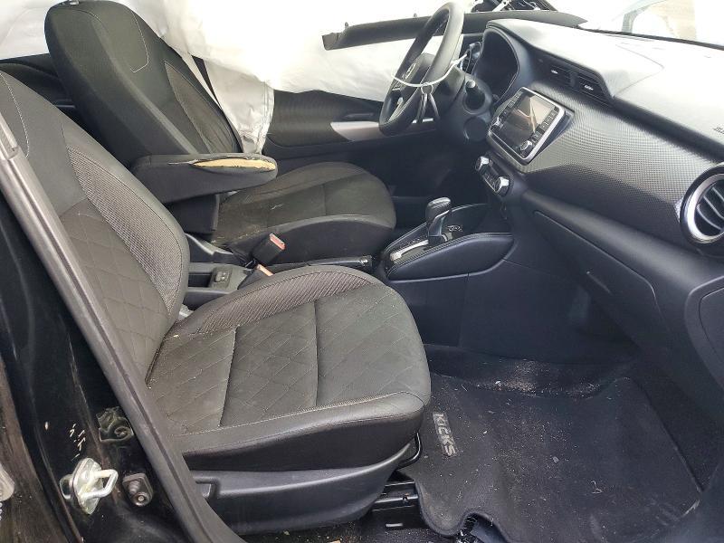 2019 Nissan Kicks sv