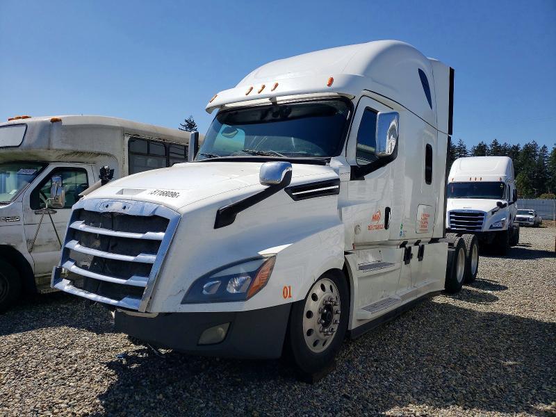 2018 Freigliner 2018 Freightliner Cascadia 126 Semi Truck