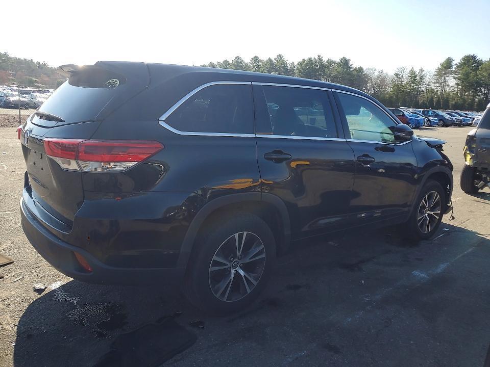 2017 Toyota Highlander le