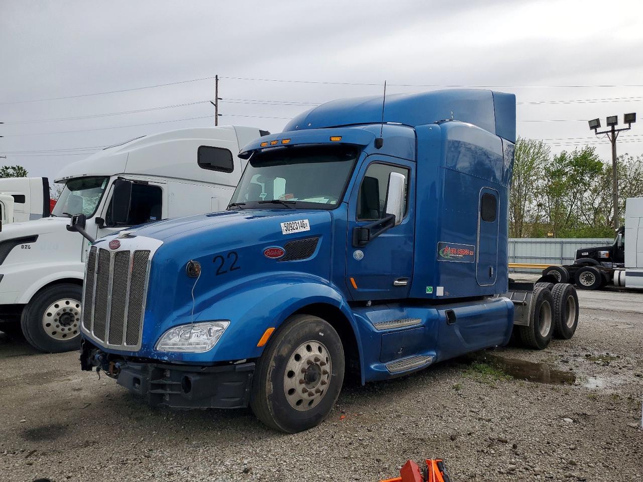 2015 Peterbilt 579 Semi Truck