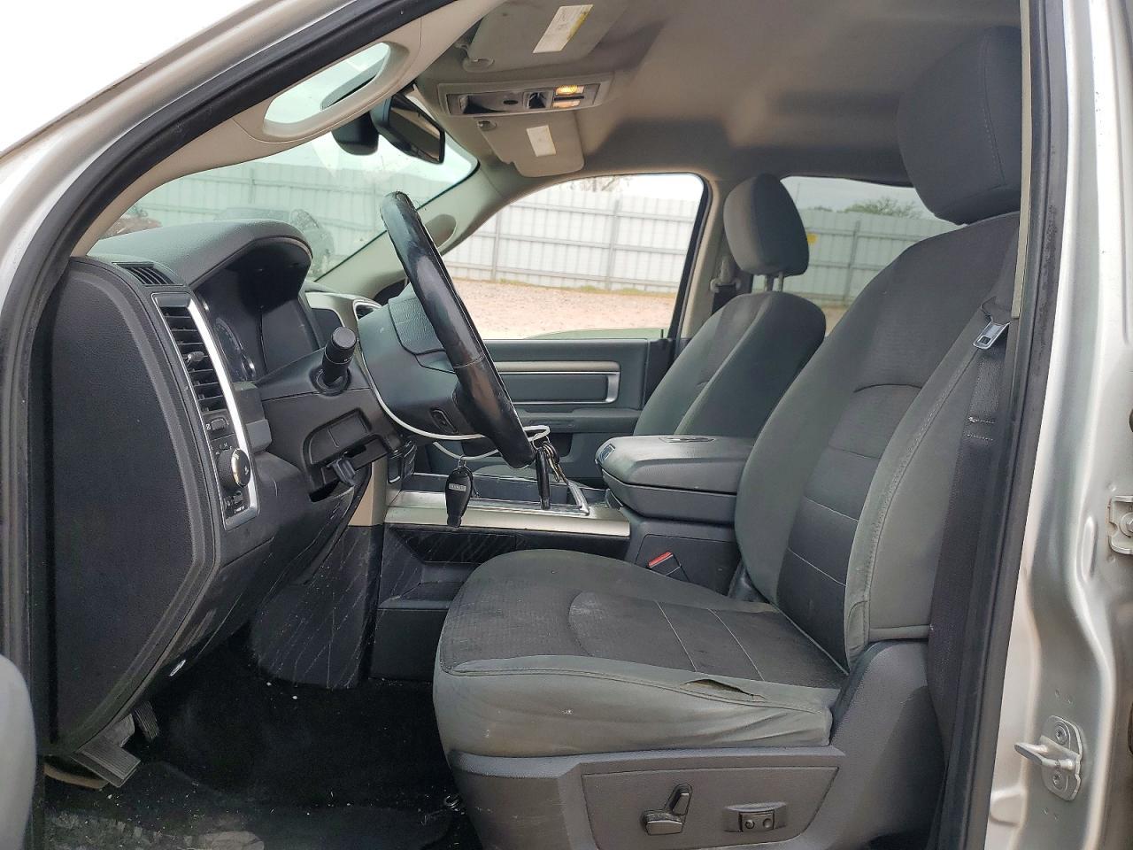 2013 Dodge RAM 1500 SLT