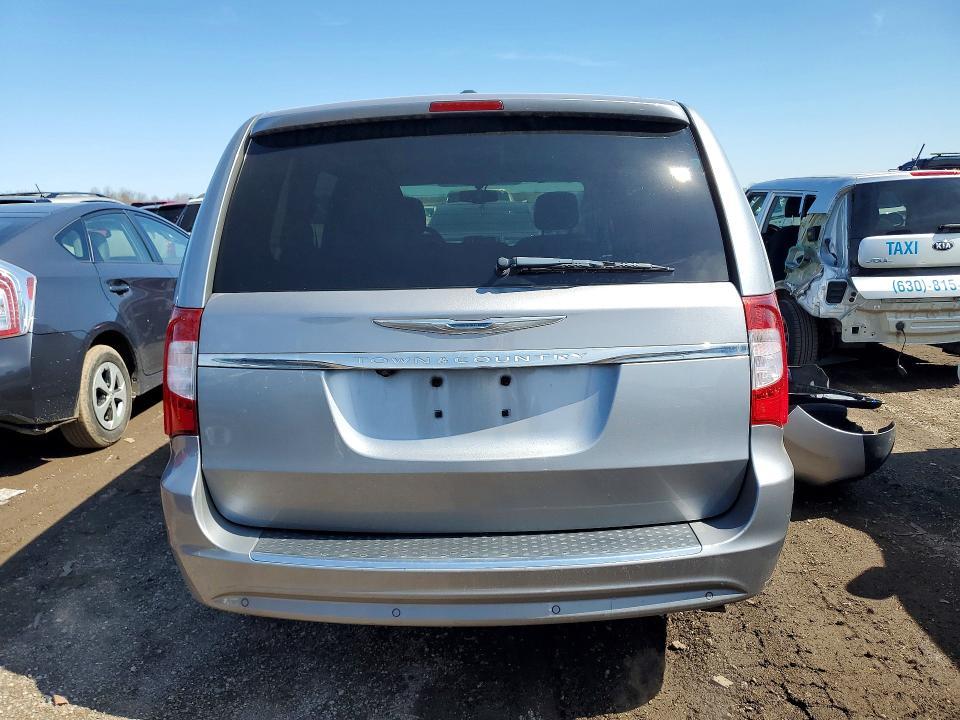 2013 Chrysler Town & Country Touring l