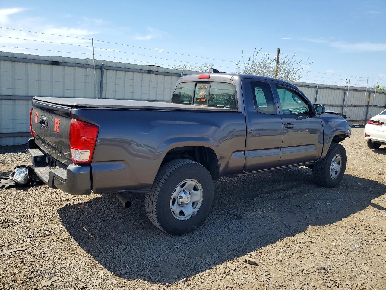 2017 Toyota Tacoma SR