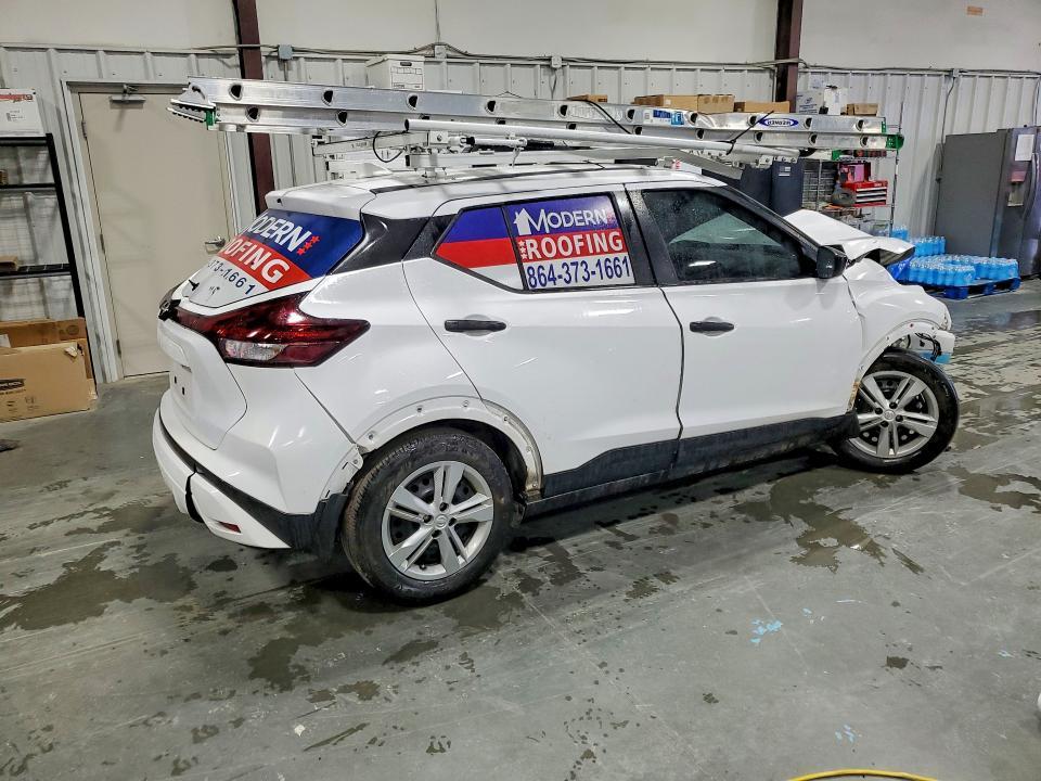 2024 Nissan Kicks s