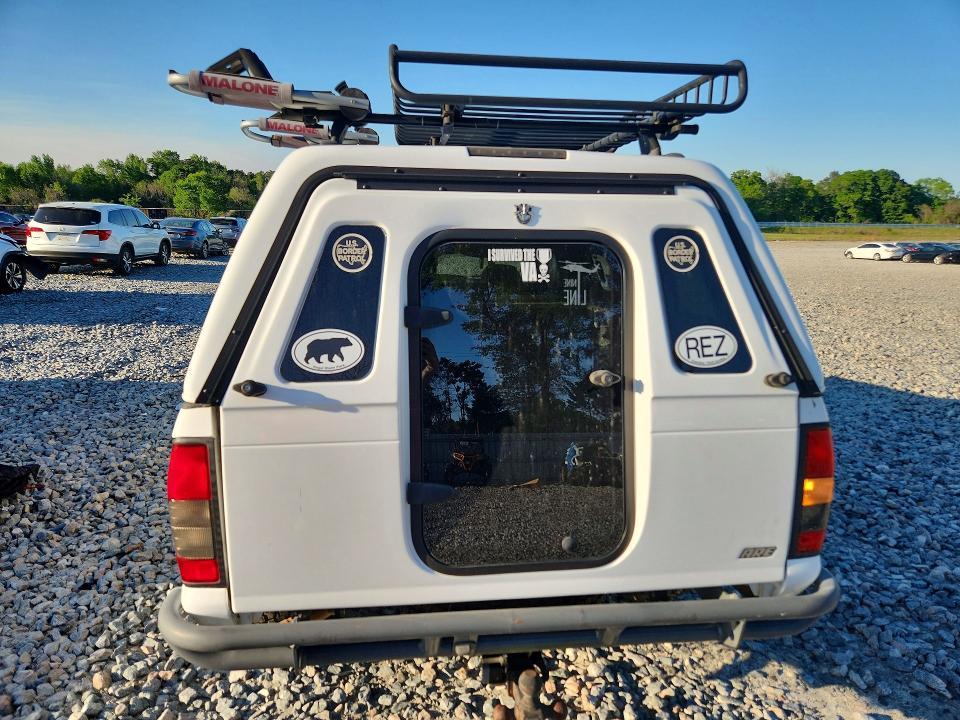 2001 Nissan Frontier xe Desert Runner