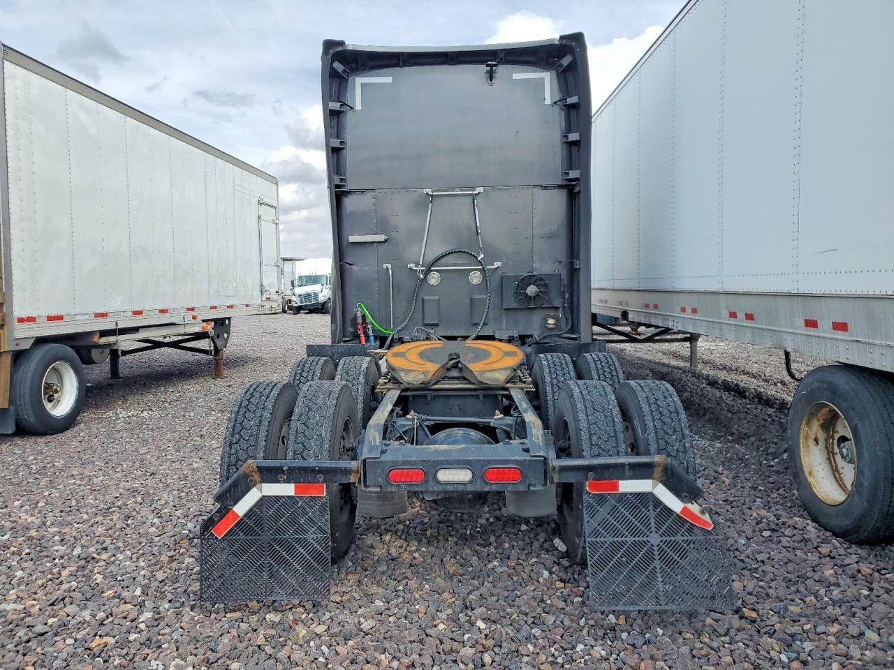 2020 Kenworth T680 Semi Truck