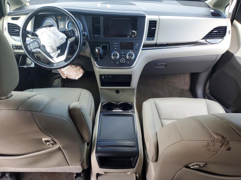 2016 Toyota Sienna xle 8-passenger