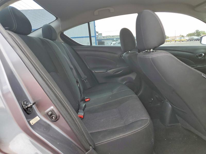 2018 Nissan Versa sv