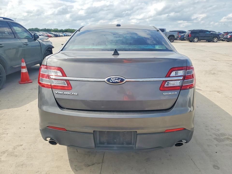 2014 Ford Taurus se