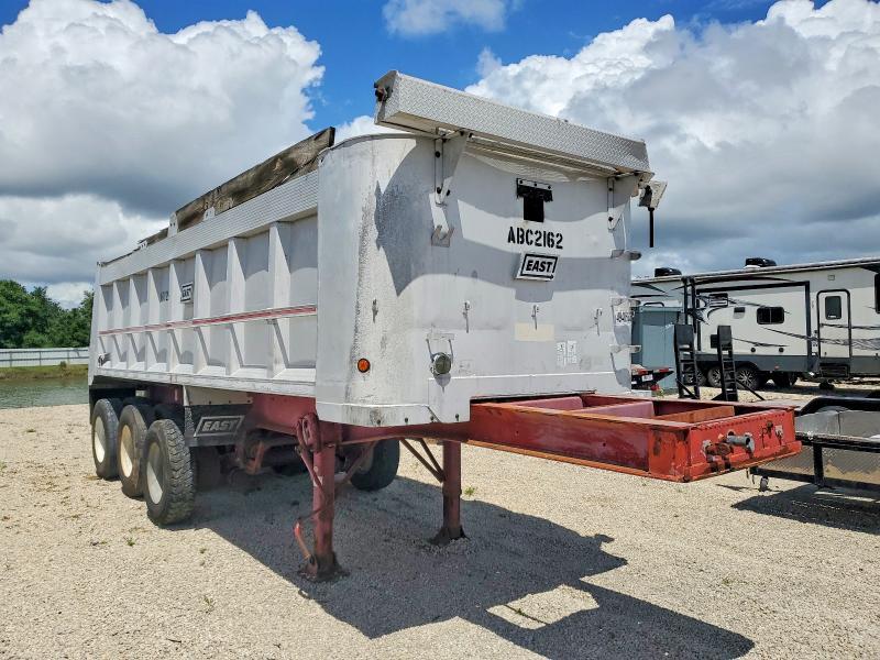 2004 East Manufacturing Heavy Duty Trucks