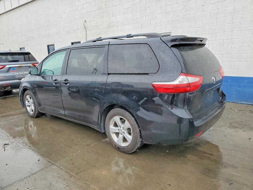 2016 Toyota Sienna le