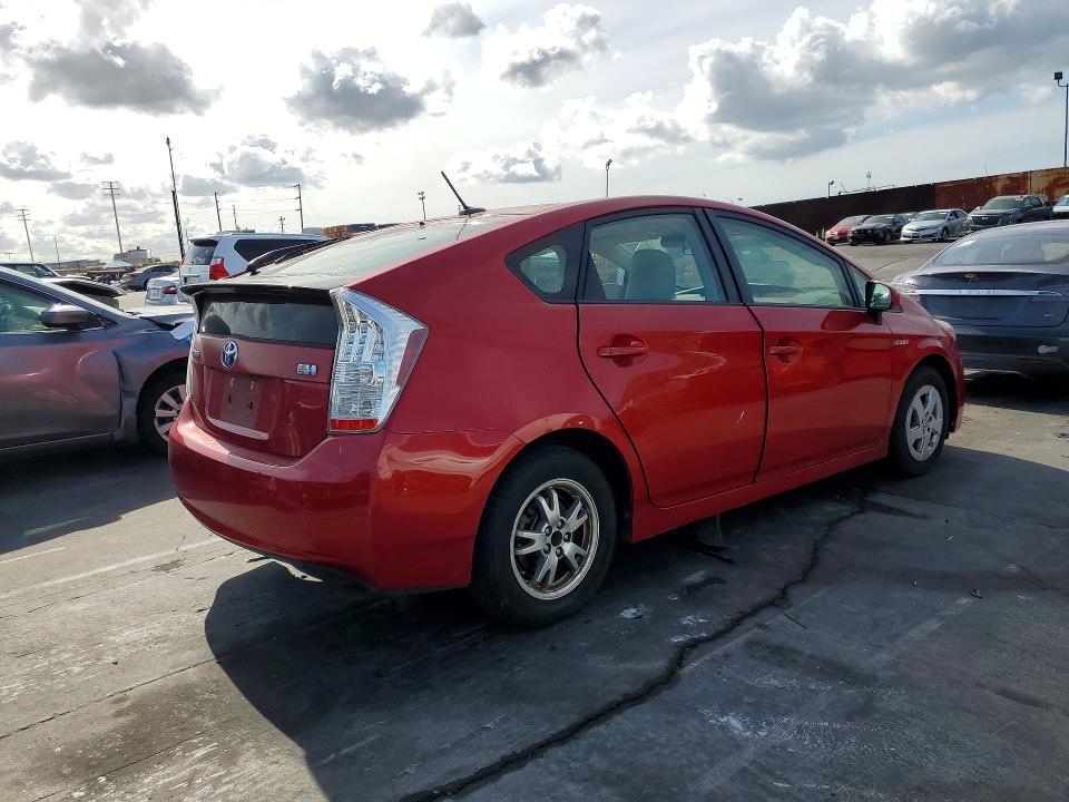 2010 Toyota Prius iii