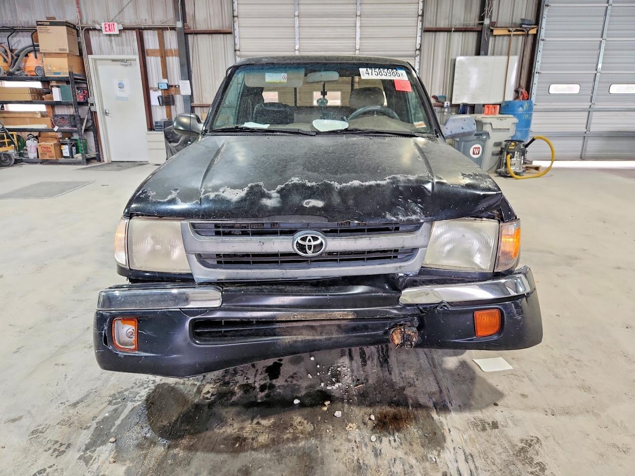 2000 Toyota Tacoma Base