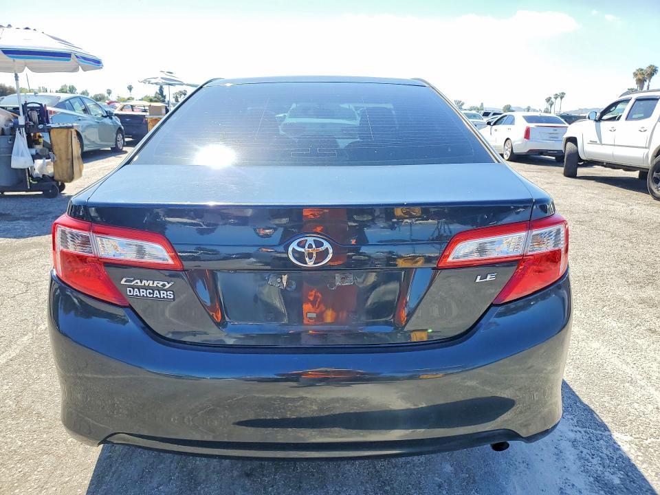 2014 Toyota Camry le
