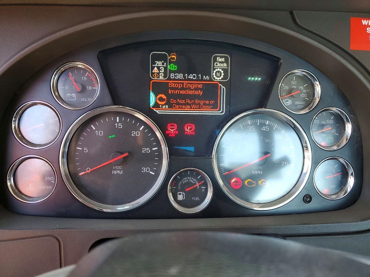 2016 Kenworth T680 Semi Truck