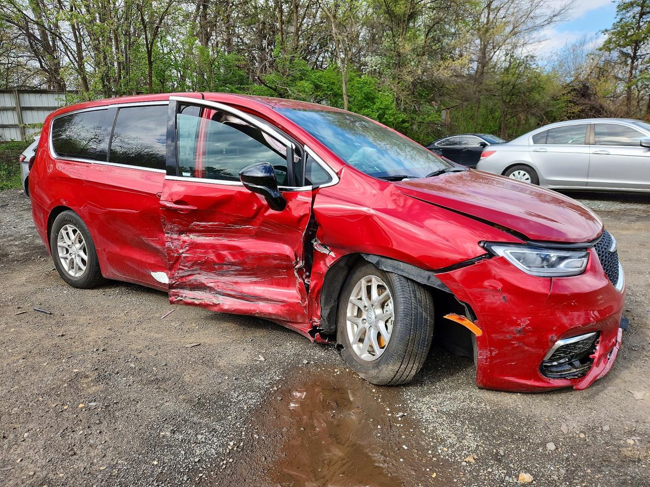 2025 Chrysler Pacifica Select