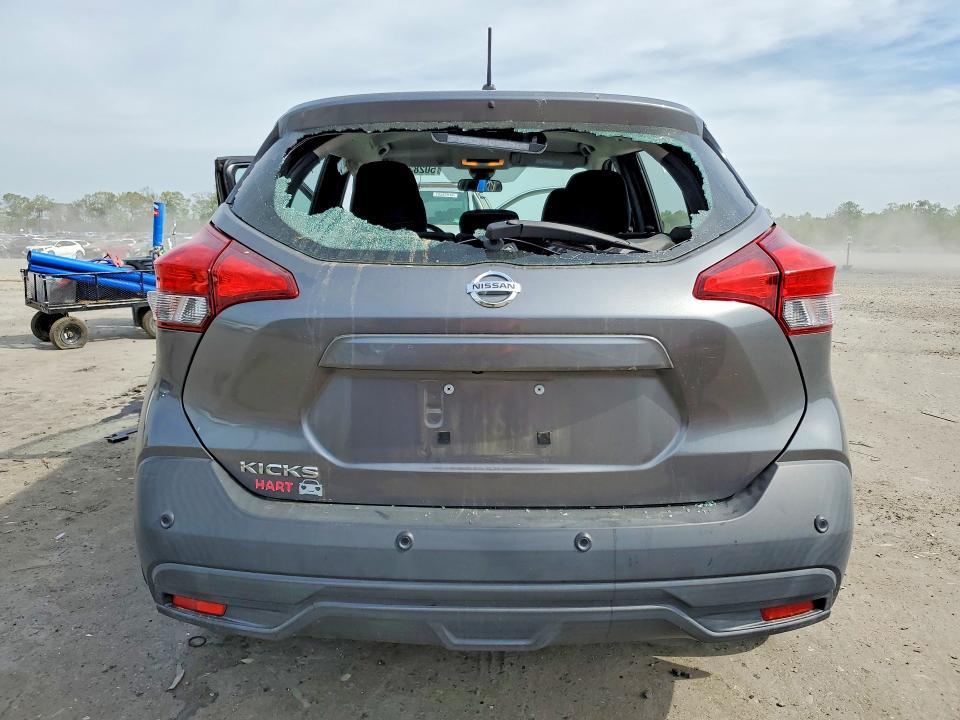 2020 Nissan Kicks s