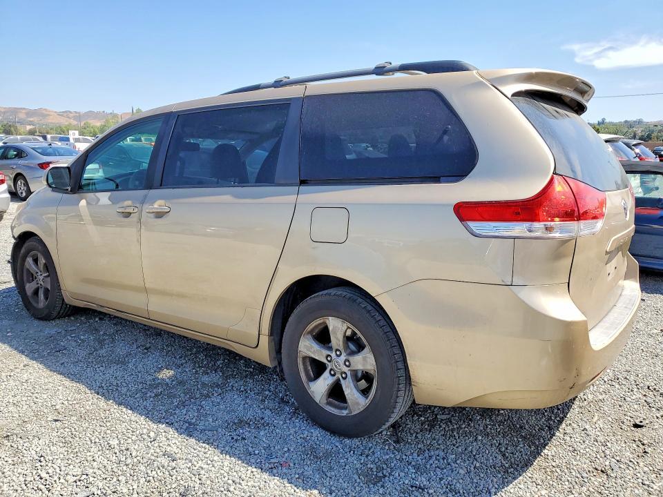 2011 Toyota Sienna le