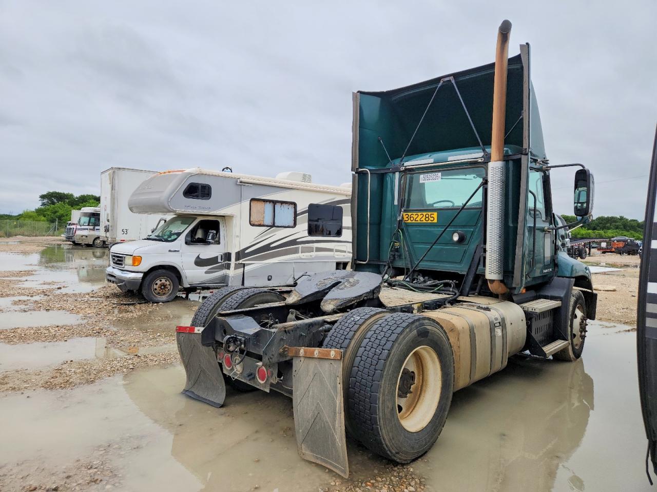2017 Mack CXU612 Semi Truck