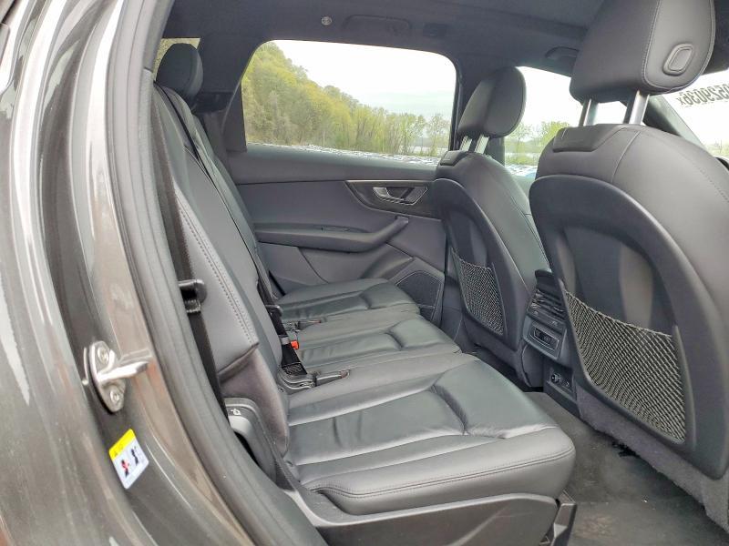2021 Audi Q7 Premium Plus
