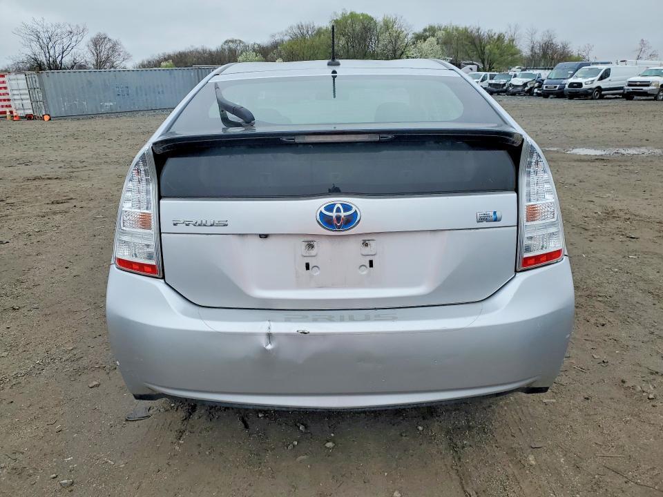 2010 Toyota Prius iii